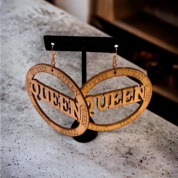 SALE! Queen Afrocentric Text Wood Dangle Pierced Earrings - Picture 4 of 9